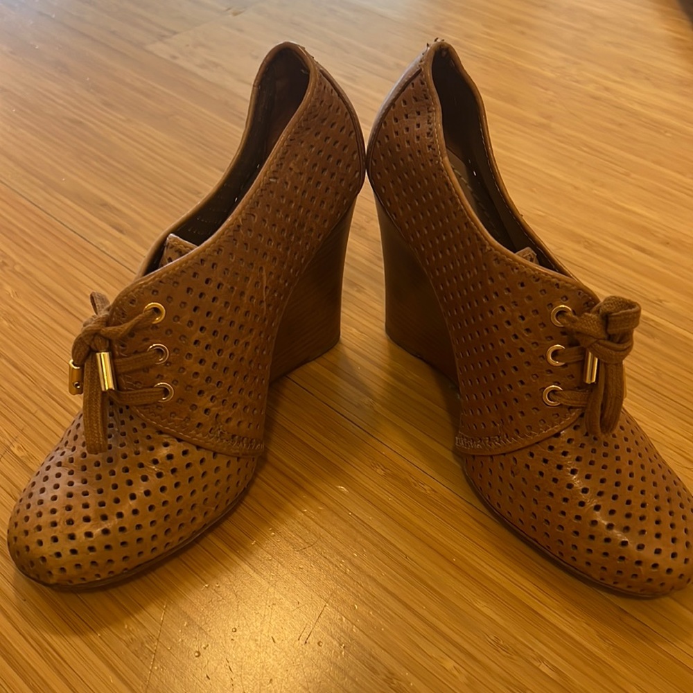 Tory Burch platform